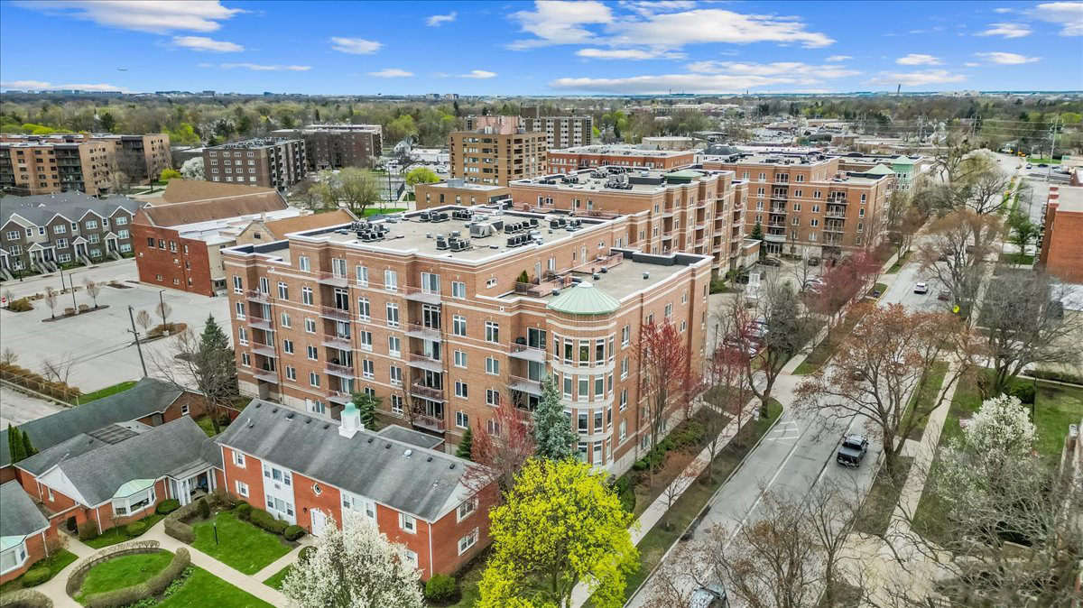 Graceland Avenue 303 , 787Graceland Avenue 303 , 787